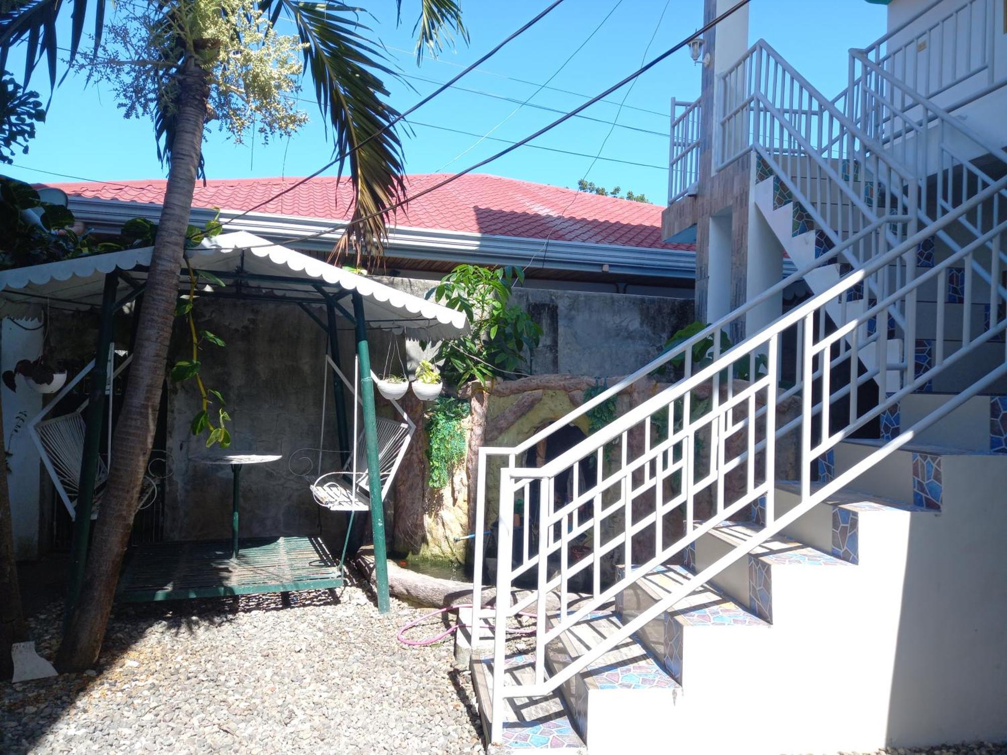 Rosita'S Cottages By The Road Moalboal Exterior photo